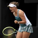 La checa Barbora Krejcikova celebra tras ganar las semifinales del Abierto de Birmingham ante la china Zhu Lin el sábado 24 de junio del 2023. (Bradley Collyer/PA via AP)