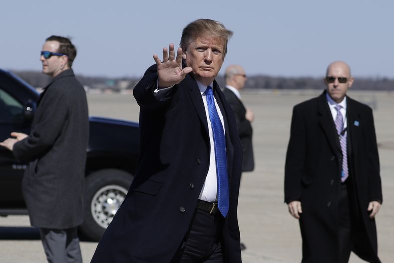 AMN-GEN_TRUMP-BESO_INDESEADO-0.jpg