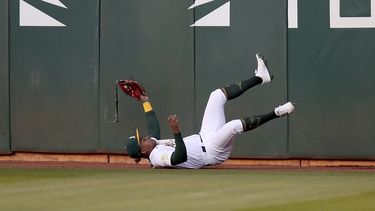 Atléticos vencen a Orioles con su peor asistencia en 42 años