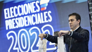 los colombianos conoceran los resultados antes de las 7 de la noche, aseguro el registrador alexander vega