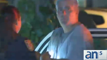 americateve | La policía de Hialeah arrestó a un hombre que aterrorizaba a sus vecinos quemando sus autos. Hasta lanzó un coctel molotov al patio de una mujer.