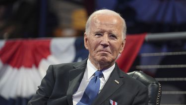 En esta imagen de archivo, el presidente de Estados Unidos, Joe Biden, asiste a la ceremonia de despedida del comandante en jefe del Departamento de Defensa, en la Base Conjunta Myer-Henderson Hall, el 16 de enero de 2025, en Arlington, Virginia. (AP Foto/Evan Vucci, archivo)