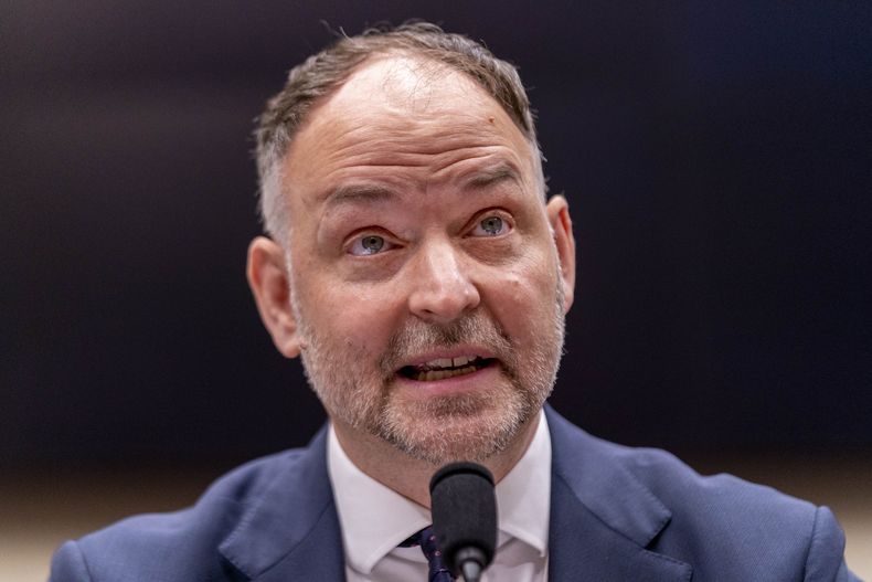 El CEO de Amtrak Stephen Gardner en el Congreso en Washington el 6 de junio del 2023. (Foto AP/Andrew Harnik)