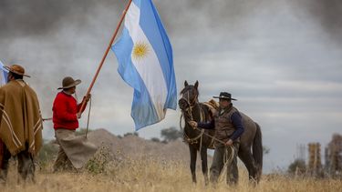 Guachos protestan en San Salvador de Jujuy, Argentina, el martes 20 de junio de 2023. Las movilizaciones detonaron en la provincia de Jujuy en reacción a una reforma de la constitución provincial reciente criticada por sus restricciones a la protesta social. (AP Foto/Javier Corbalán)