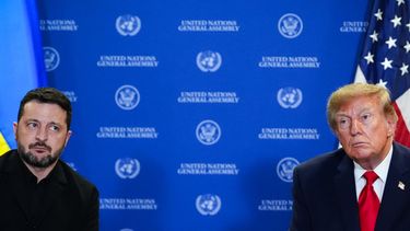 El presidente de Estados Unidos, Donald Trump, se reúne con el presidente de Ucrania, Volodymyr Zelenskyy, durante la Asamblea General de Naciones Unidas, el martes 22 de septiembre de 2026 en la sede de la ONU. (AP Foto/Julia Demaree Nikhinson)