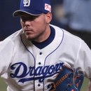El pitcher cubano Yariel Rodríguez firma su primer contrato de Grandes Ligas con los Azulejos de Toronto
