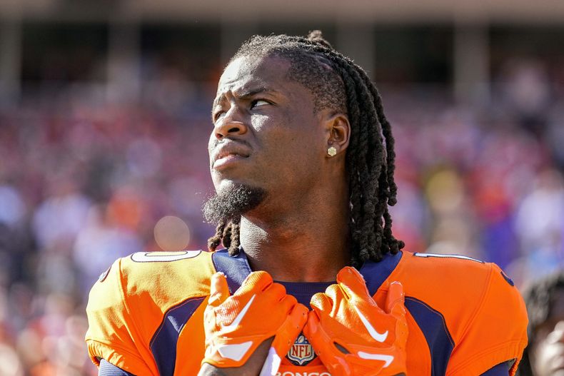 ARCHIVO - Foto del 22 de octubre del 2023, el receptor de los Broncos de Denver Kerry Jeudy durante el encuentro ante los Packers de Green Bay. El sábado 9 de marzo del 2024, los Broncos canjean a Jeudy por dos selecciones de Draft con los Browns de Cleveland. (AP Foto/Jack Dempsey, Archivo)