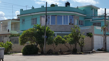 escandalo de corrupcion en cuba: cinco casas, 23 autos y una finca son algunas de las propiedades decomisadas a funcionarios del regimen