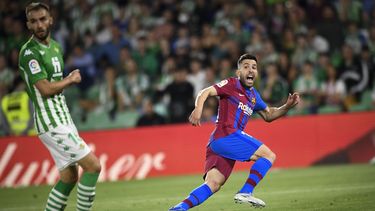 Barcelona vence in extremis 2-1 al Betis; asegura Champions