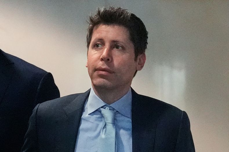 ARCHIVO - Sam Altman llega al Tribunal Federal de Distrito en Oakland, California, el 30 de abril de 2026. (AP Foto/Godofredo A. Vásquez, Archivo)