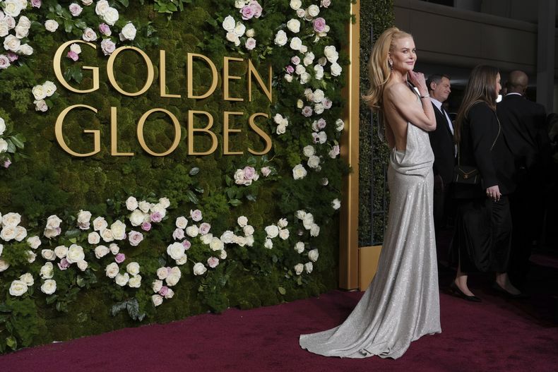 Nicole Kidman llega a la 82ª edición de los Globos de Oro el domingo 5 de enero de 2025 en el Beverly Hilton de Beverly Hills, California. (Foto Jordan Strauss/Invision/AP)