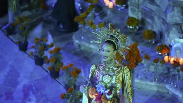 Miss Cuba Marianela Ancheta participa en La Gala de las Catrinas para celebrar el Día de Muertos a días de la 73a edición de Miss Universo en la Ciudad de México el 1 de noviembre de 2024. (Foto AP/Eduardo Verdugo)