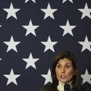 La aspirante a la candidatura republicana a la presidencia y exembajadora ante Naciones Unidas Nikki Haley habla en un acto de campaña el sábado 13 de enero de 2024 en Iowa City, Iowa. (AP Foto/Abbie Parr)
