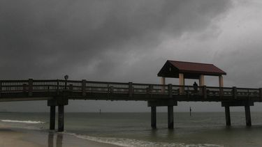 alberto mantiene su fuerza en su avance hacia florida
