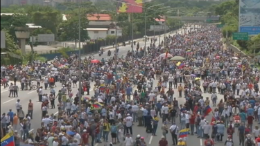 venezolanos vuelven a marchar este jueves mientras que aumenta la condena mundial tras asalto al parlamento