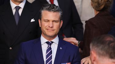El secretario de Defensa de Estados Unidos, Pete Hegseth, posa para una foto grupal de los ministros de Defensa de la OTAN en la sede de la OTAN en Bruselas, el miércoles 15 de octubre de 2025 (Foto AP/Omar Havana)