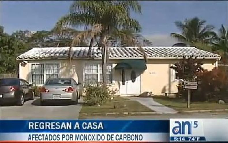Dos familias pasaron el susto de su vida esta madrugada al respirar altos niveles de monóxido de carbono en su casa de Hollywood.