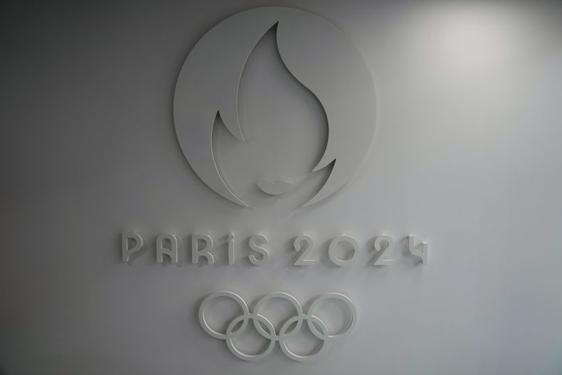 ARCHIVO - Foto del 14 de octubre del 2021, el logotipo del Comité Organizador de los Juegos Olímpicos de París. (AP Foto/Francois Mori, Archivo)