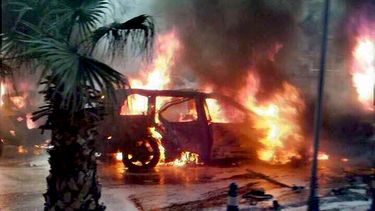 coche bomba fuera del consulado de eeuu en ciudad iraqui