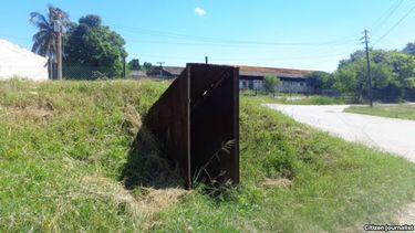 americateve | Varios reporteros ciudadanos dan cuenta de que los túneles que mandó a construir Fidel Castro para "proteger" a los cubanos de un ataque aéreo de Estados Unidos han quedado para almacenar aguas putrefactas y desperdicios de todo tipo.