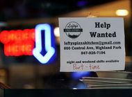 menos estadounidenses solicitan ayuda por desempleo