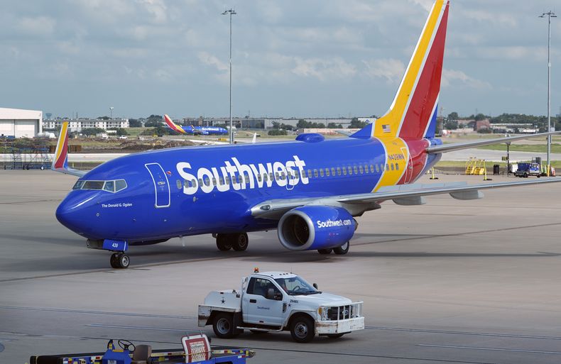 En esta imagen de archivo, un avión de Southwest Airlines se prepara para despegar en el aeropuerto Love Field de Dallas, el 25 de julio de 2024. (AP Foto/LM Otero, archivo)