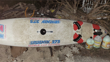 reportan detencion de dos cubanos que llegaron a la florida en tablas de windsurf