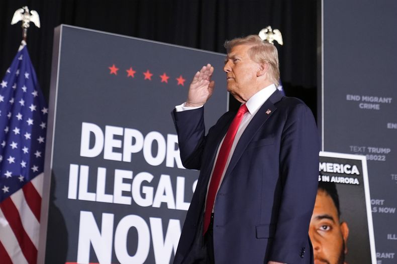 El candidato presidencial republicano Donald Trump en un evento de campaña en Aurora, Colorado el 11 de octubre del 2024. (AP foto/Alex Brandon)