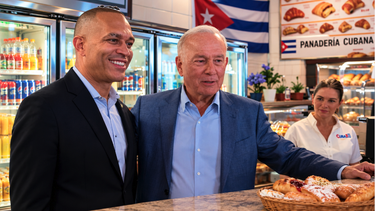 ESCÁNDALO EN PANADERÍA CUBANA DE MIAMI! Visita de líderes demócratas desata polémica..