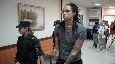 Baloncestista Griner se pasa 32do cumpleaños en prisión rusa