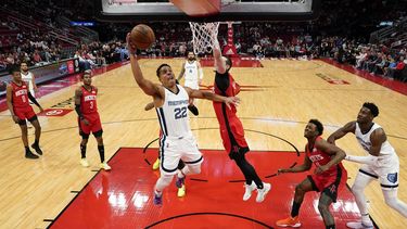 Bane anota 24 puntos en paliza de Grizzlies sobre Rockets