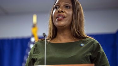 La fiscal general del estado de Nueva York Letitia James en conferencia de prensa en Nueva York el 21 de septiembre de 2022. (Foto AP /Brittainy Newman)