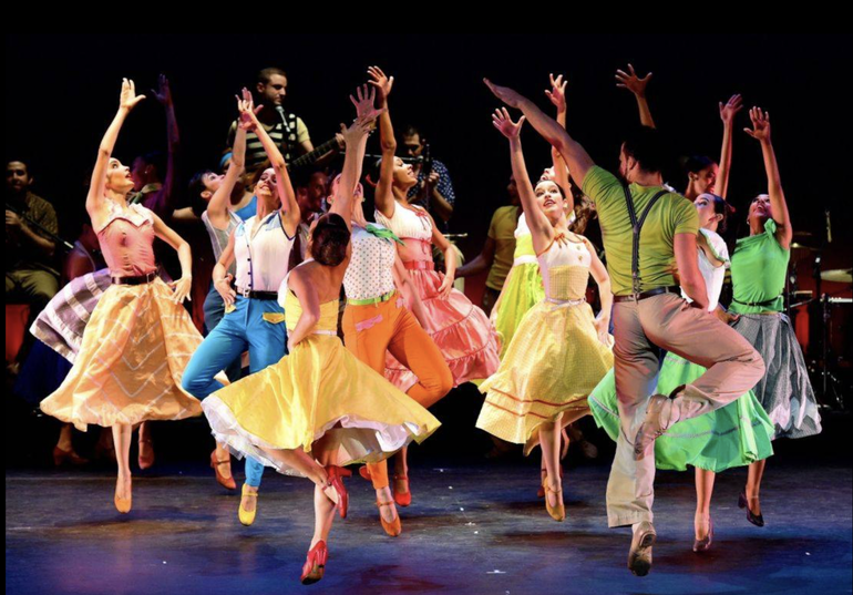 Ocho bailarines de la compañía Lizt Alfonso se quedan en España