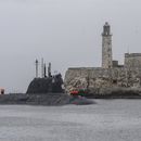 El submarino nuclear ruso Kazán llega al puerto de La Habana, Cuba, el miércoles 12 de junio de 2024. (AP Foto/Ariel Ley)