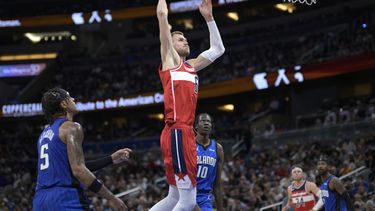 Wizards superan 119-100 a Magic e hilvanan cuatro triunfos