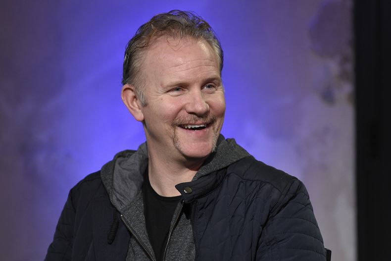 ARCHIVO - El cineasta Morgan Spurlock participa en BUILD Speaker Series para hablar sobre la película Go North en AOL Studios el 4 de enero de 2017 en Nueva York. Spurlock, quien fue nominado al Oscar e hizo de la comida y las dietas estadounidenses el trabajo de su vida, comiendo sólo en McDonalds durante un mes para ilustrar los peligros de una dieta de comida rápida, ha muerto. Tenía 53 años. (Foto Evan Agostini/Invision/AP, archivo)