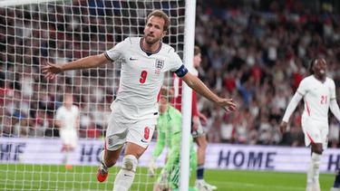 Harry Kane, de Inglaterra, celebra tras marcar el tercer gol durante el partido de fútbol de la Liga de Naciones de la UEFA entre Inglaterra y la República Checa en Londres, el martes 6 de octubre de 2026. (Foto AP/Kirsty Wigglesworth)