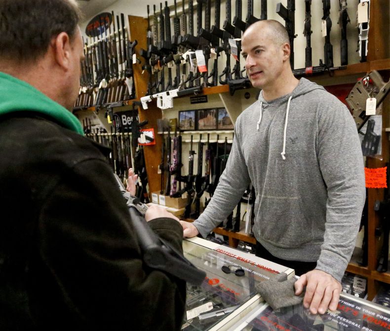 AMN-GEN_TRUMP-ARMAS-0.jpg