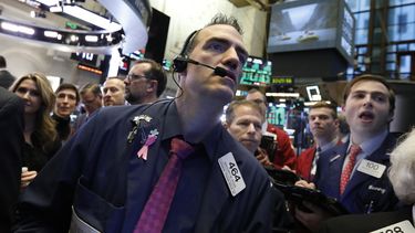 Wall Street cierra a la baja