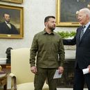 ARCHIVO - El presidente estadounidense Joe Biden (derecha) con su homólogo ucraniano Volodymyr Zelenskyy en la Oficina Oval de la Casa Blanca, en Washington, el jueves 21 de septiembre de 2023. (AP Foto/Evan Vucci, Archivo)