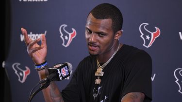 Texans llegan a acuerdo con mujeres que acusaron a Watson