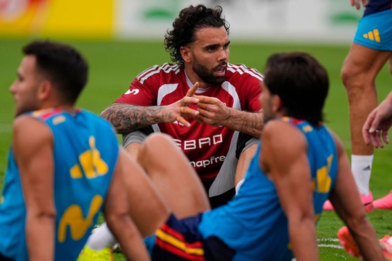 El arquero español David Raya durante un entrenamiento de la selección rumbo al Mundial, el sábado 6 de junio de 2026, en Chattanooga, Tennessee. (AP Foto/Mike Stewart)