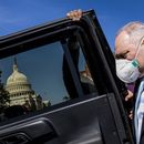 La cúpula del Capitolio de Estados Unidos se entrevé mientras el líder de la mayoría de la Cámara de Representantes, Steve Scalise, de Luisiana, sale de una reunión de los republicanos de la cámara baja después de que votaron por él para ser el próximo presidente de la cámara baja en el Capitolio, en Washington, el miércoles 11 de octubre de 2023. (AP Foto/Andrew Harnik)