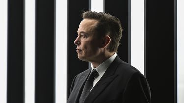 elon musk propuso comprar el 100% de twitter por usd 41 mil millones y retirar a la empresa de la bolsa