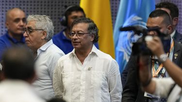ARCHIVO - El presidente de Colombia, Gustavo Petro, llega a la ceremonia inaugural de la COP16, una conferencia de las Naciones Unidas sobre biodiversidad, en Cali, Colombia, el 20 de octubre de 2024. (Foto AP/Fernando Vergara, archivo)
