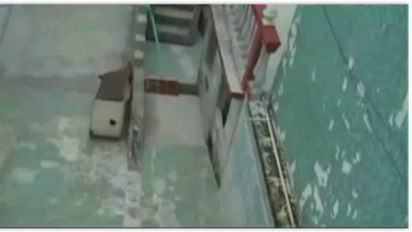 familias cubanas continuan viviendo en la que fuera la piscina del hotel bristol