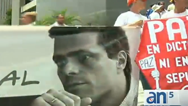 americateve | Hoy se activó una nueva audiencia en el juicio en su contra. Paralelamente Nicolás Maduro es el centro de las críticas tras gastarse junto a su comitiva unos dos millones de dólares en su reciente visita a New York.