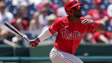 Filis derrotan 5-3 a Nacionales; Harper consigue 3 hits
