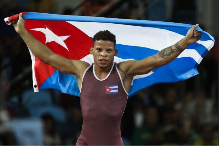 Luchador Ismael Borrero gana el primer oro de Cuba en Río