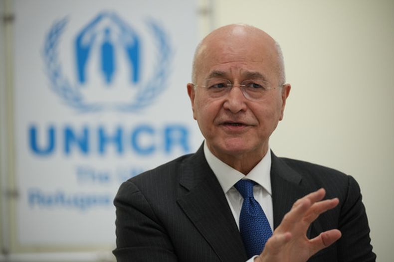 ARCHIVO - El Alto comisionado de ACNUR, Barham Salih, habla durante una entrevista con The Associated Press, en Roma, el 26 de enero de 2026. (AP Foto/Andrew Medichini, Archivo)